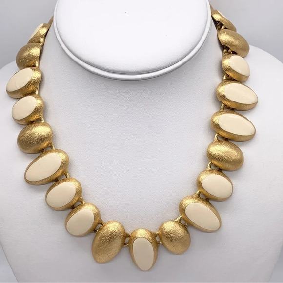 Anne Klein Vintage Cream Enamel & Brushed Gold Oval Link Necklace - Picture 1 of 4